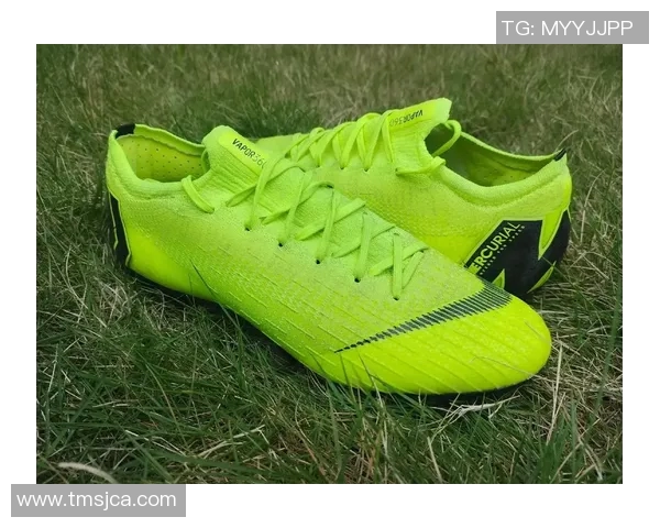 球星同款最帅足球鞋男款推荐 展现你独特球场魅力与时尚品味